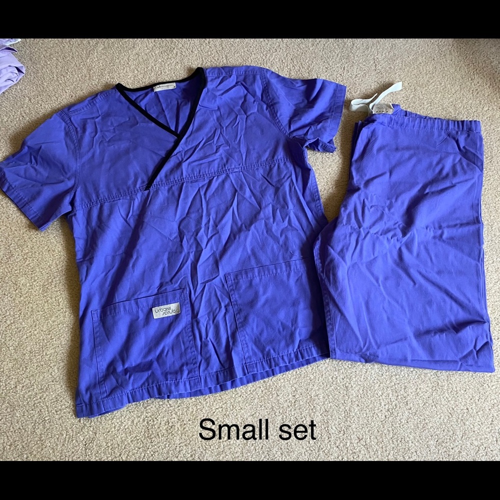 Purple urbane scrub set